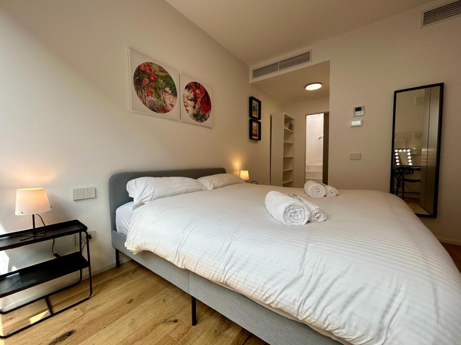 Appartement Kibilu Luxury With Terrace, Isola District And Near Garibaldi Station