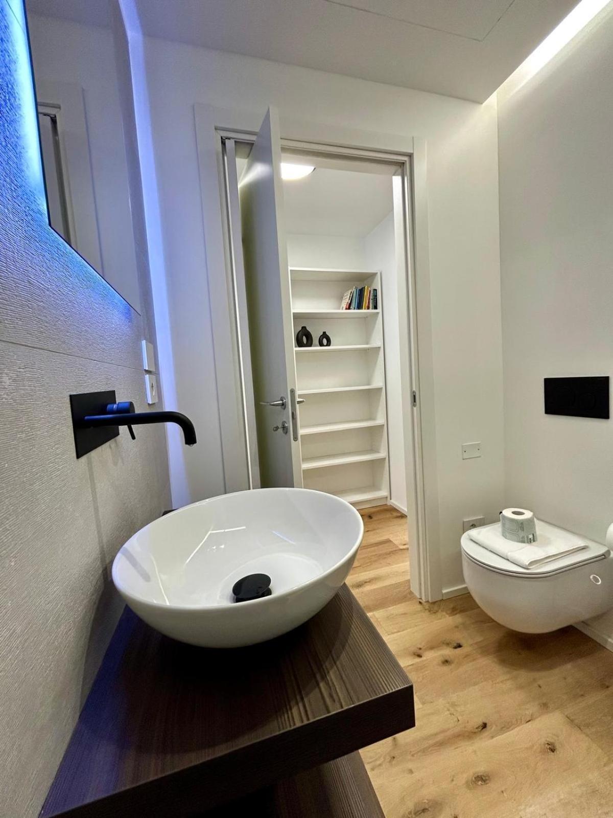 Appartement Kibilu Luxury With Terrace, Isola District And Near Garibaldi Station Milaan